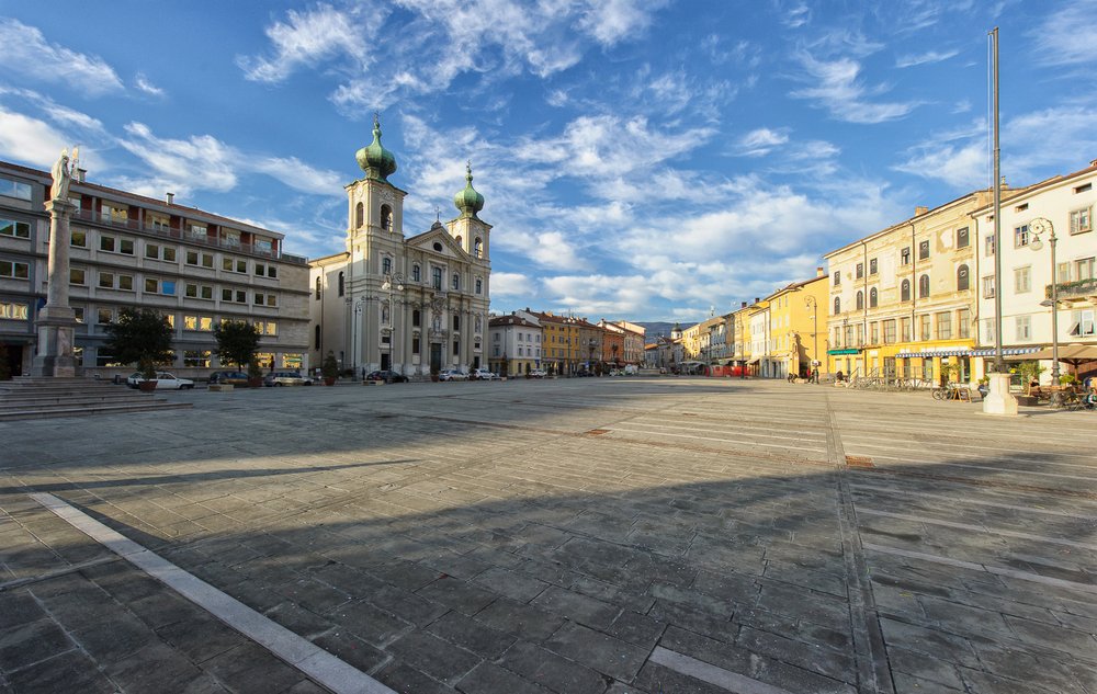 L'orologio in piazza della Vittoria