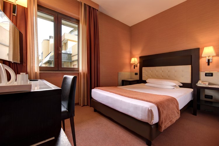 BW Gorizia Palace Hotel   French Bed   Uso Singola.JPG