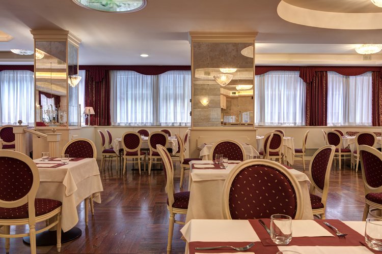 BW Gorizia Palace Hotel   Sala Colazione.JPG