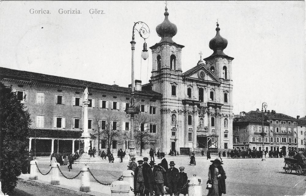 Piazza Vittoria - LIONS