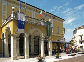 Via Garibaldi - Teatro "Giuseppe Verdi"