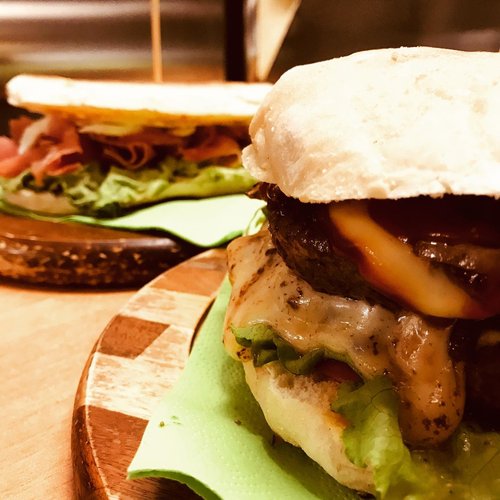 panini James Pub.jpg